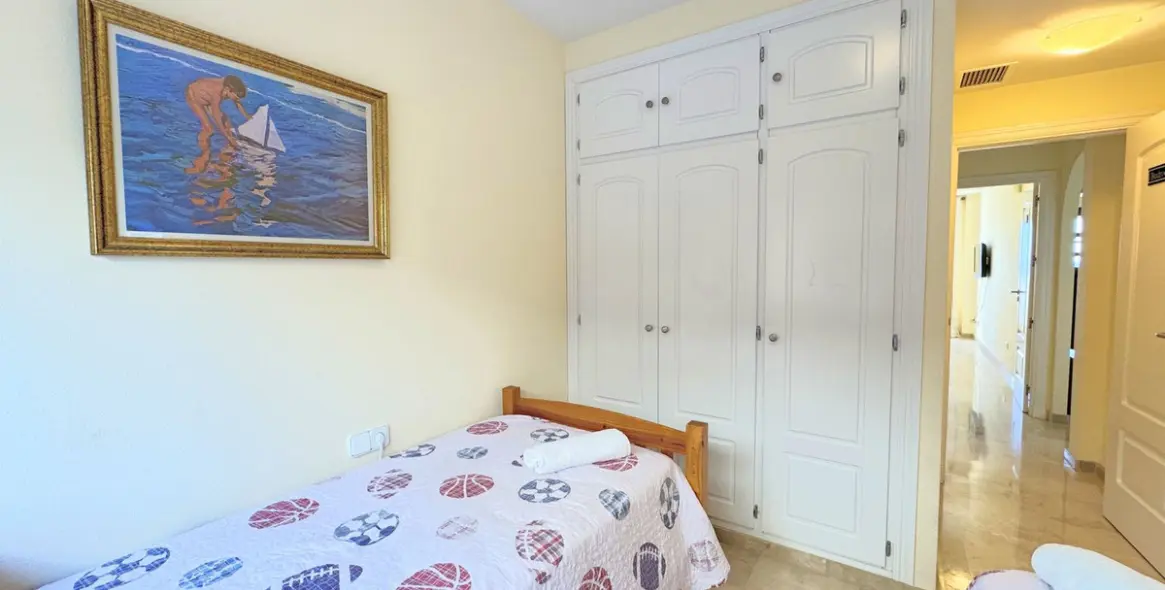 Sale of penthouse in La Duquesa 24