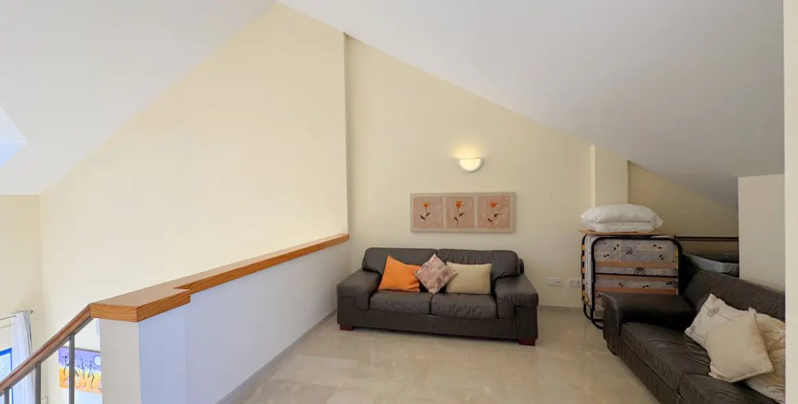 Sale of penthouse in La Duquesa 36