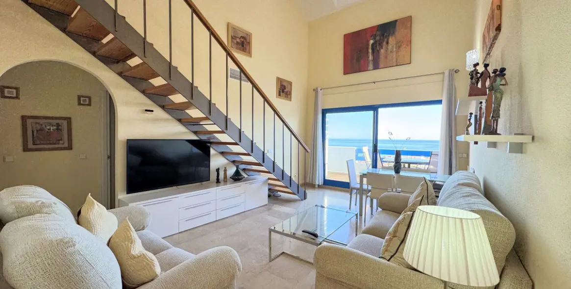 Sale of penthouse in La Duquesa 39