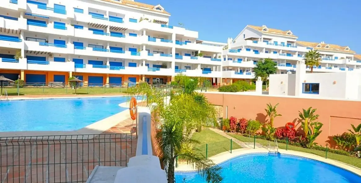 Sale of penthouse in La Duquesa 43