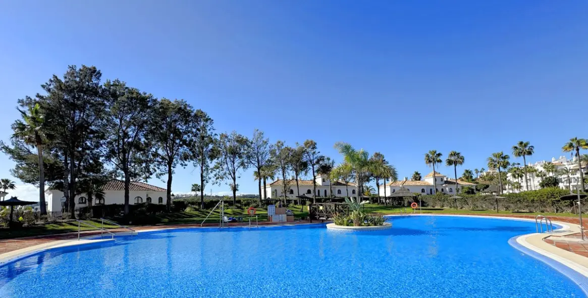 Sale of penthouse in La Duquesa 44