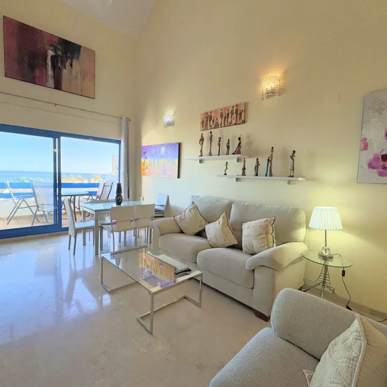 Sale of penthouse in La Duquesa