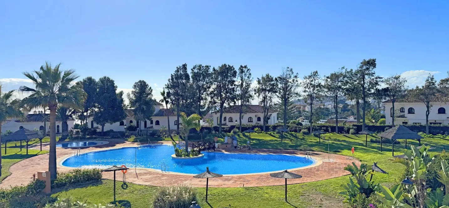 Sale of penthouse in La Duquesa 4