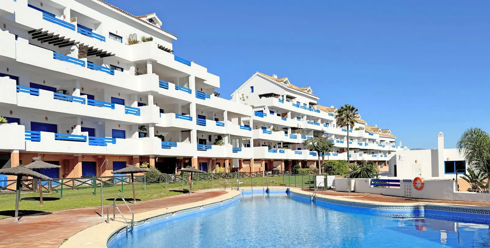 Venta de ático en La Duquesa 16