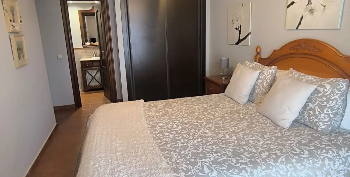 Sale of middle floor apartment in Fuengirola 4