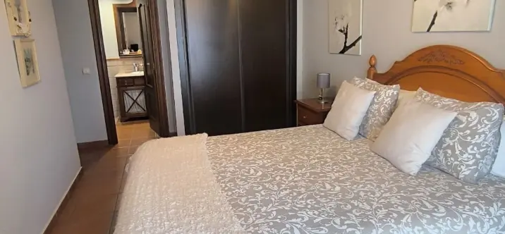 Sale of middle floor apartment in Fuengirola 3