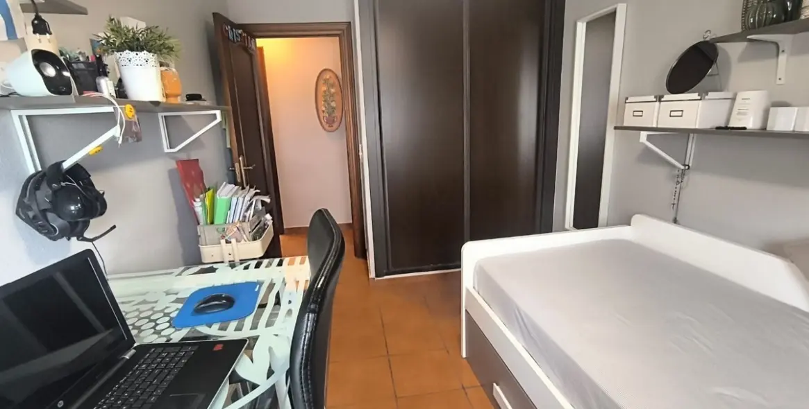 Sale of middle floor apartment in Fuengirola 5