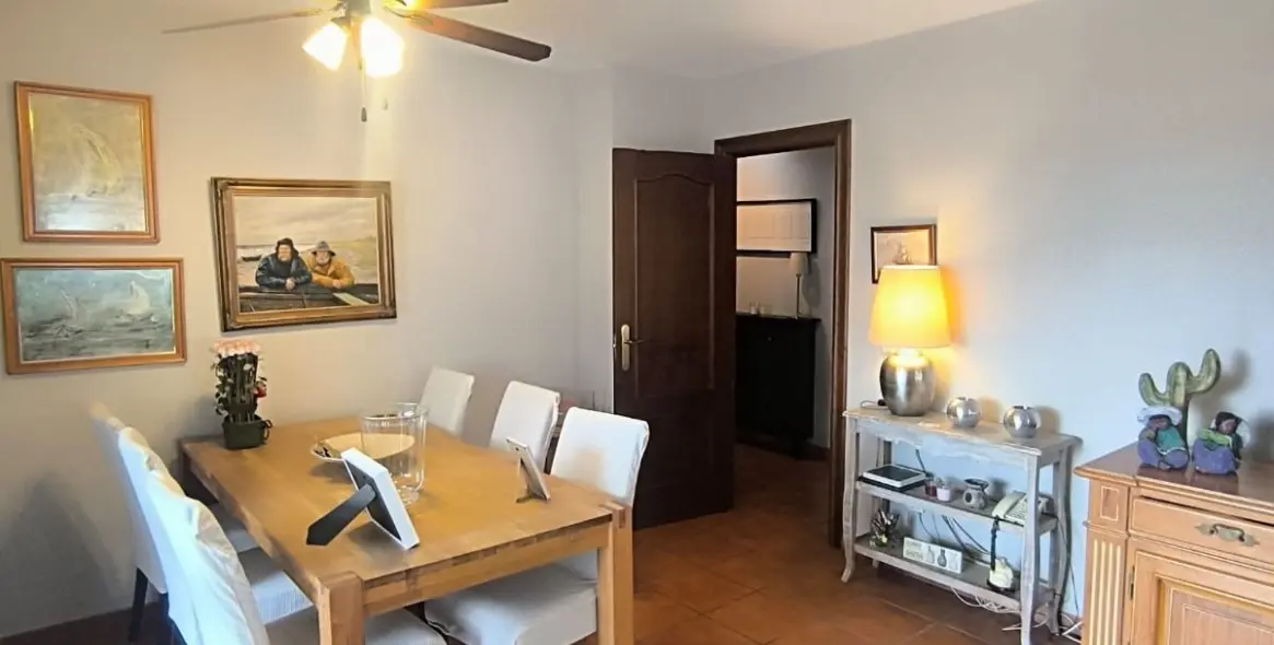 Sale of middle floor apartment in Fuengirola 6