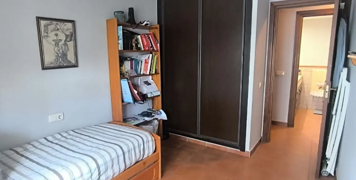 Sale of middle floor apartment in Fuengirola 7