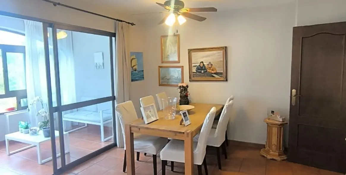 Sale of middle floor apartment in Fuengirola 8