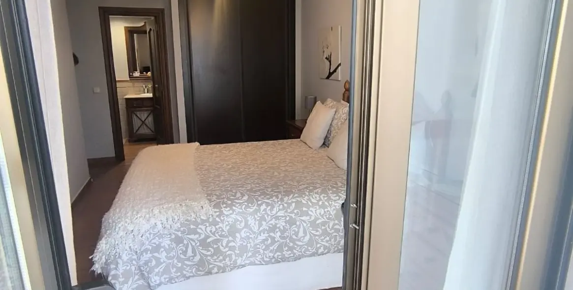 Sale of middle floor apartment in Fuengirola 13