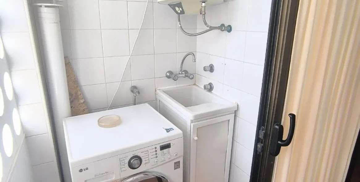 Sale of middle floor apartment in Fuengirola 21