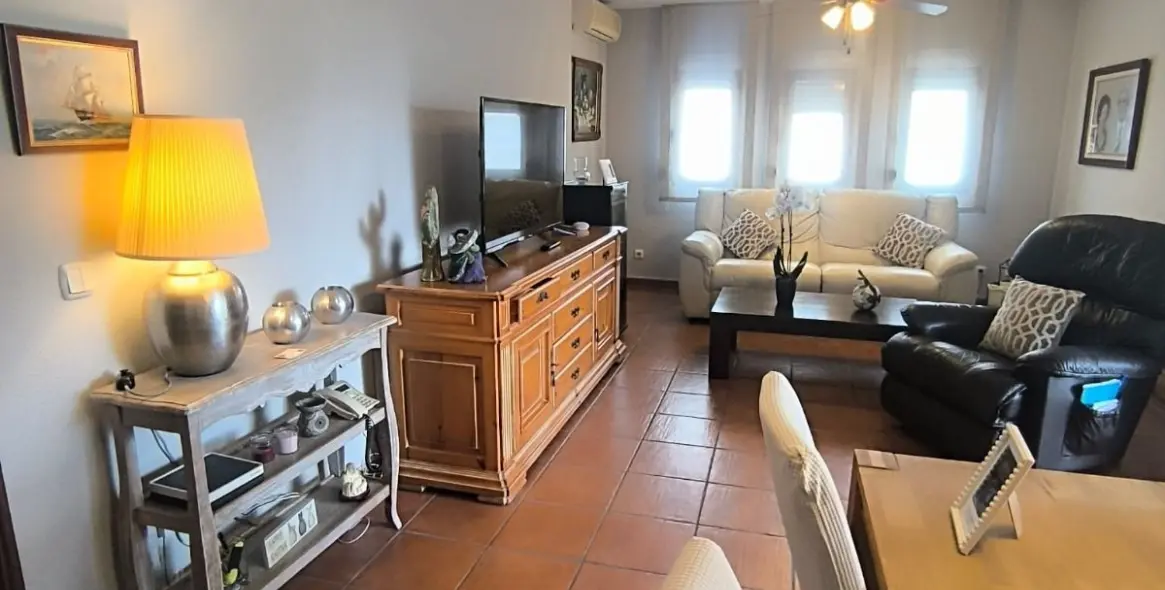 Sale of middle floor apartment in Fuengirola 29