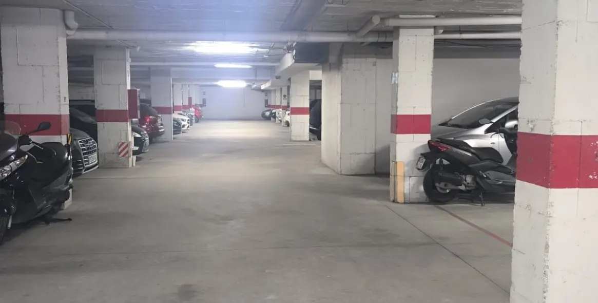 Sale of middle floor apartment in Fuengirola 32