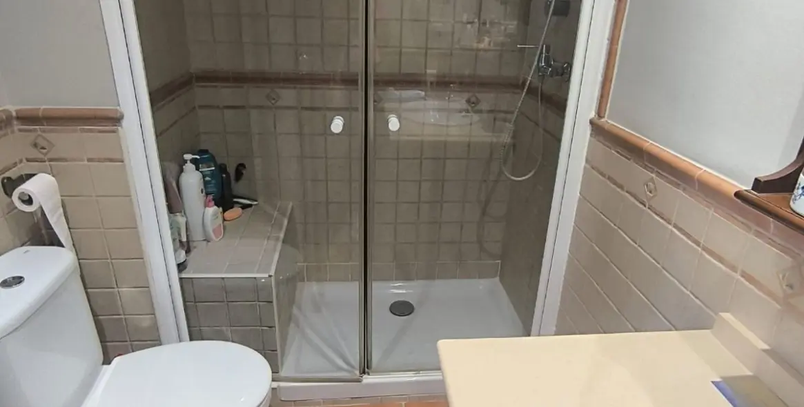 Sale of middle floor apartment in Fuengirola 39