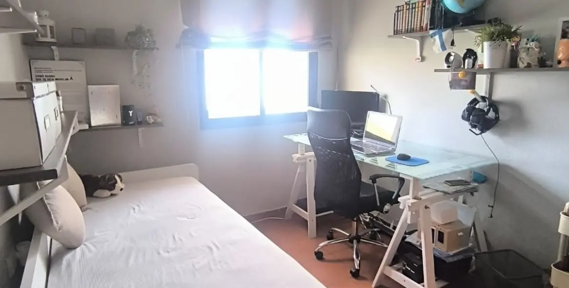 Sale of middle floor apartment in Fuengirola 42