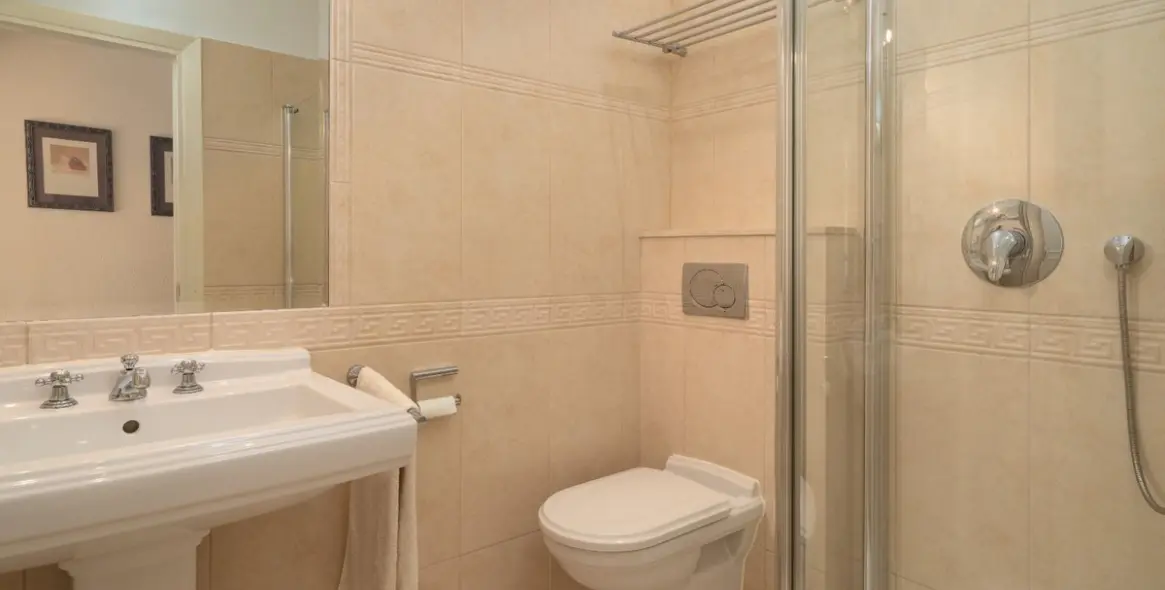 Sale of semi-detached house in Estepona 10