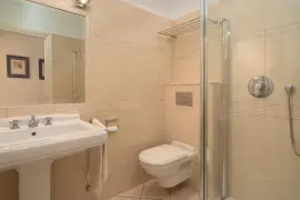 Image 10 thumb