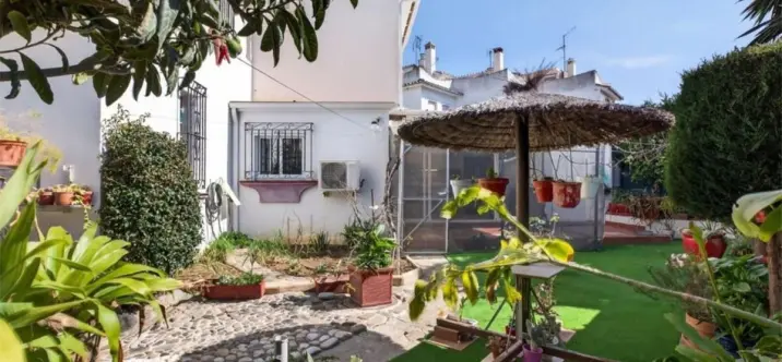 Sale of townhouse in Calahonda 2