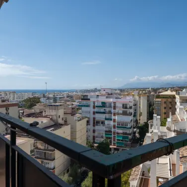 Продажа апартаментов на среднем этаже в Marbella
