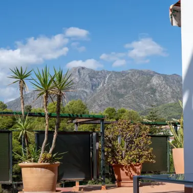 Продажа апартаментов на среднем этаже в Marbella