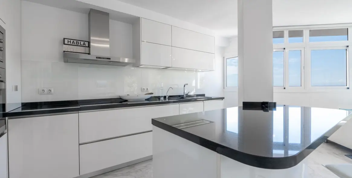 Продажа апартаментов на среднем этаже в Marbella 10