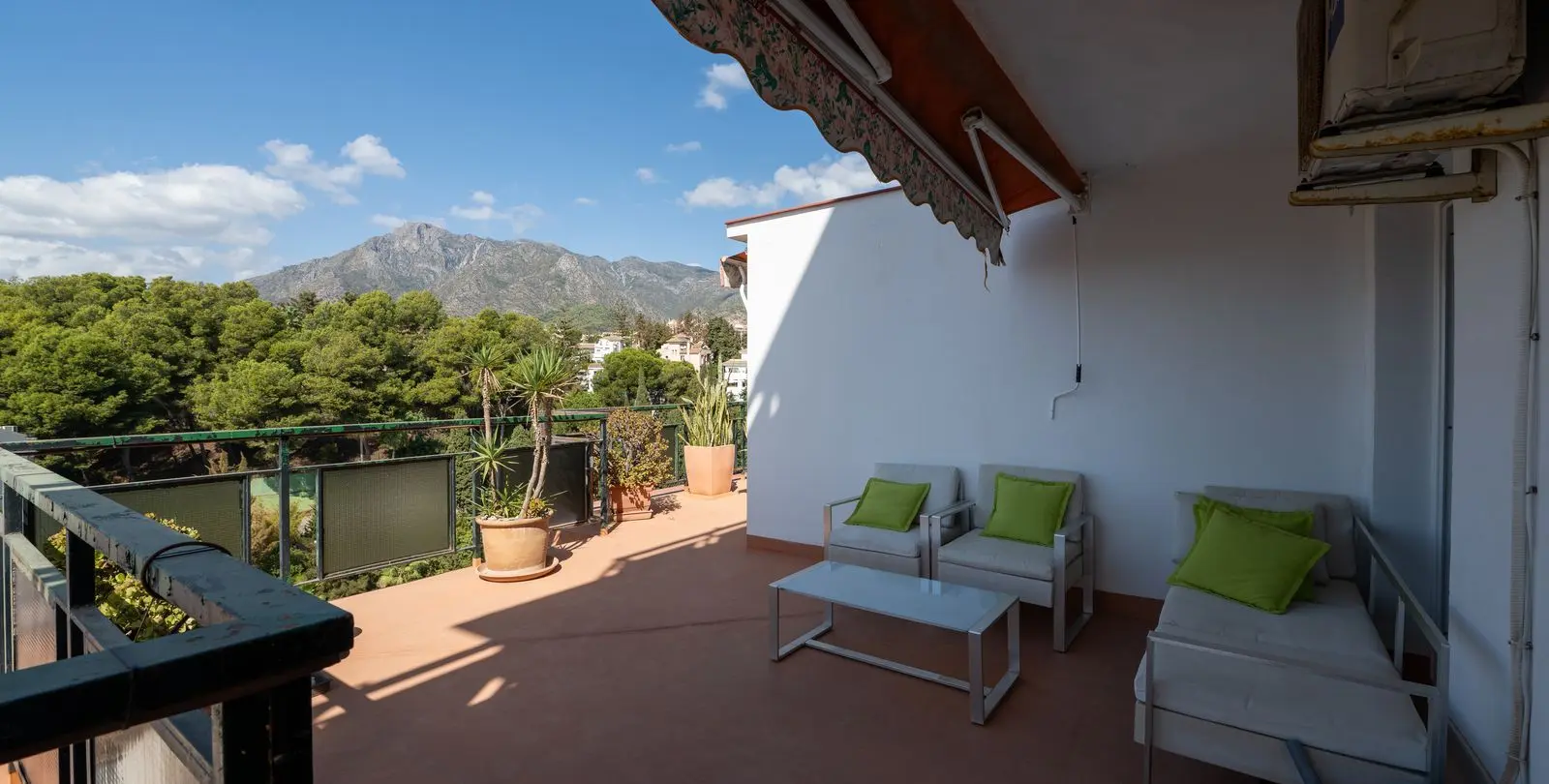 Продажа апартаментов на среднем этаже в Marbella 7