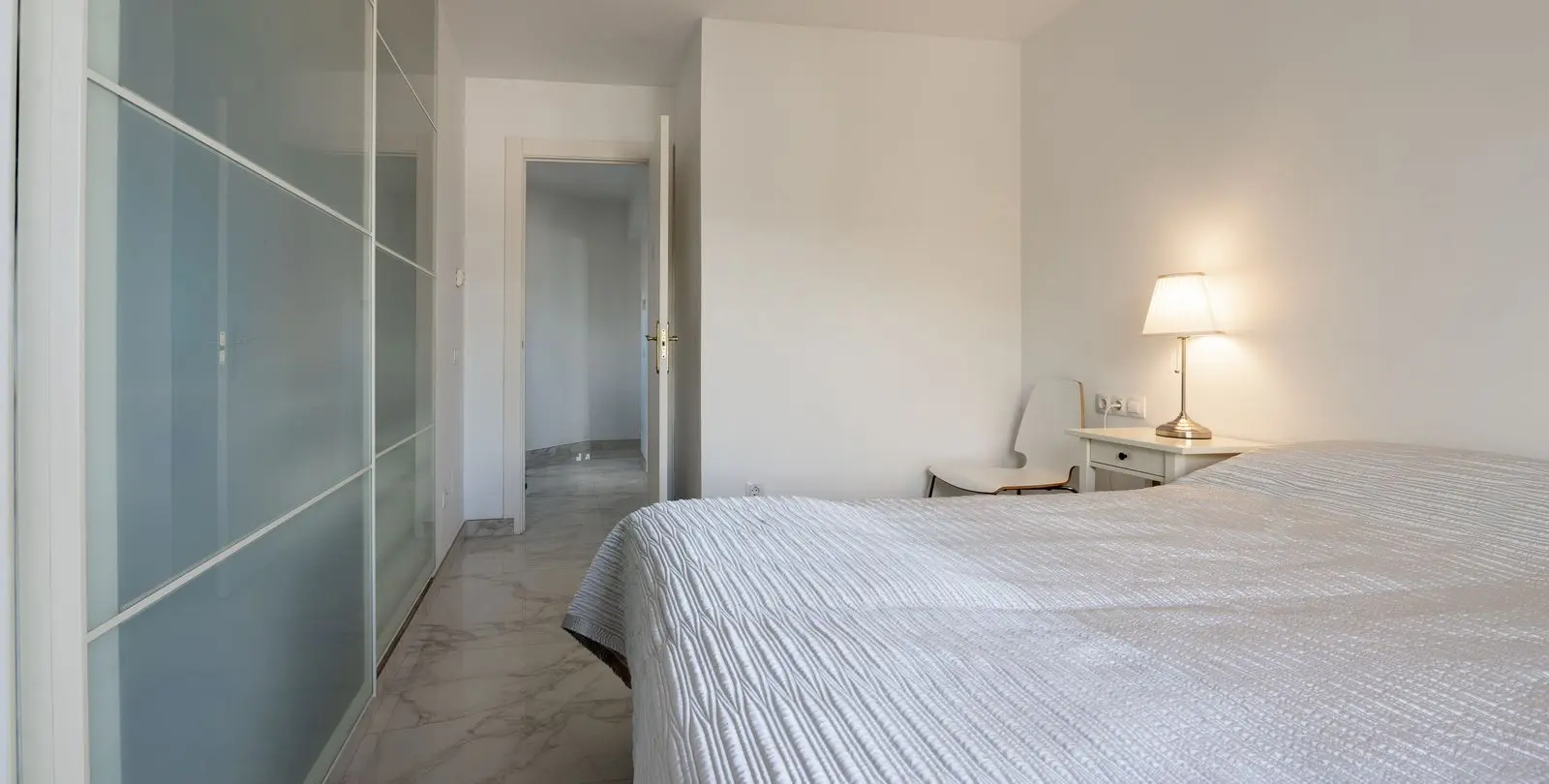 Продажа апартаментов на среднем этаже в Marbella 25