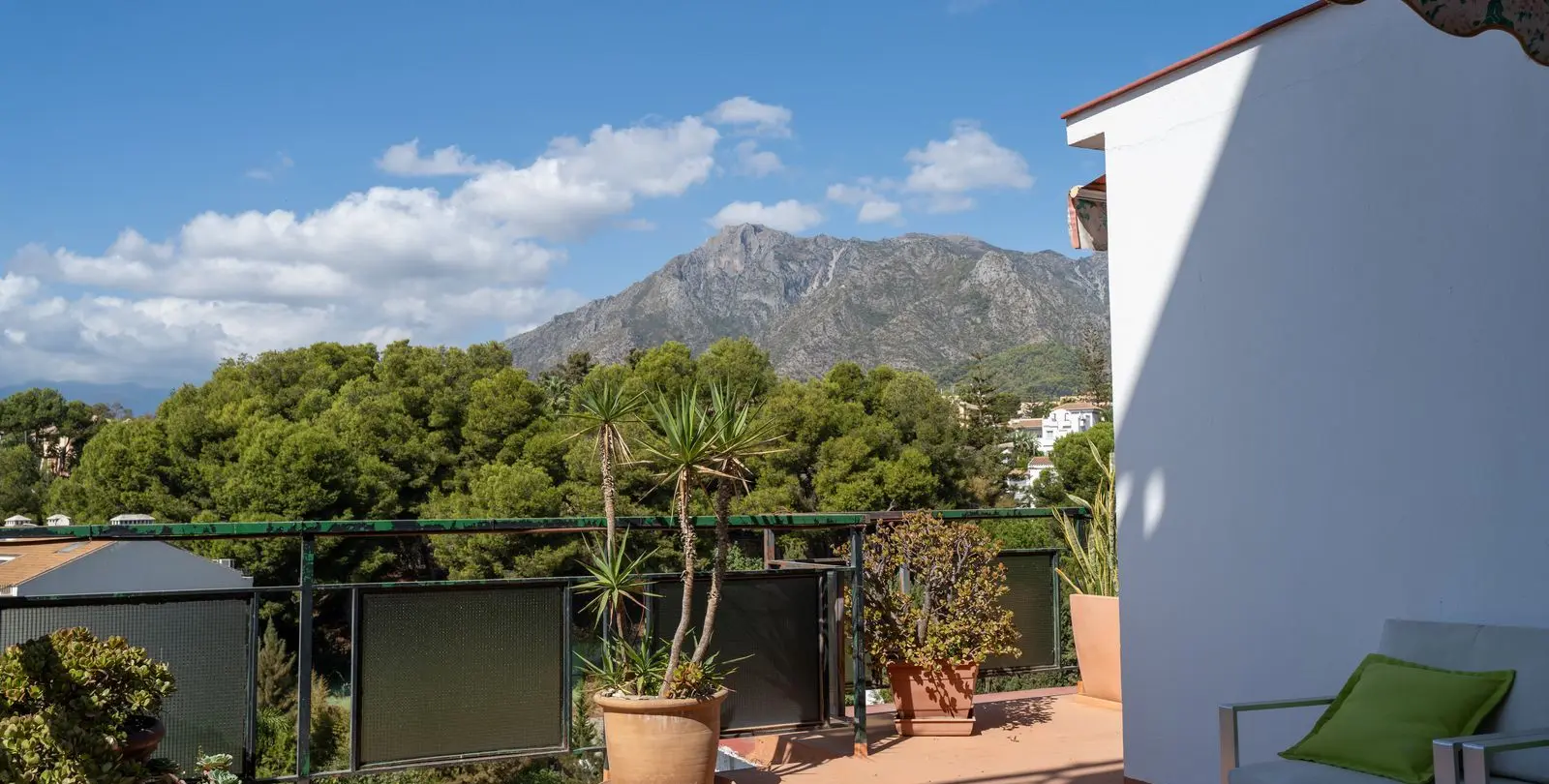 Продажа апартаментов на среднем этаже в Marbella 26