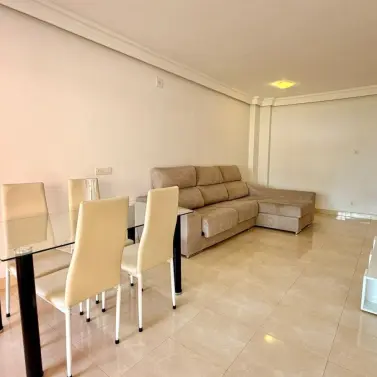 Venta de apartamento en planta media en Estepona