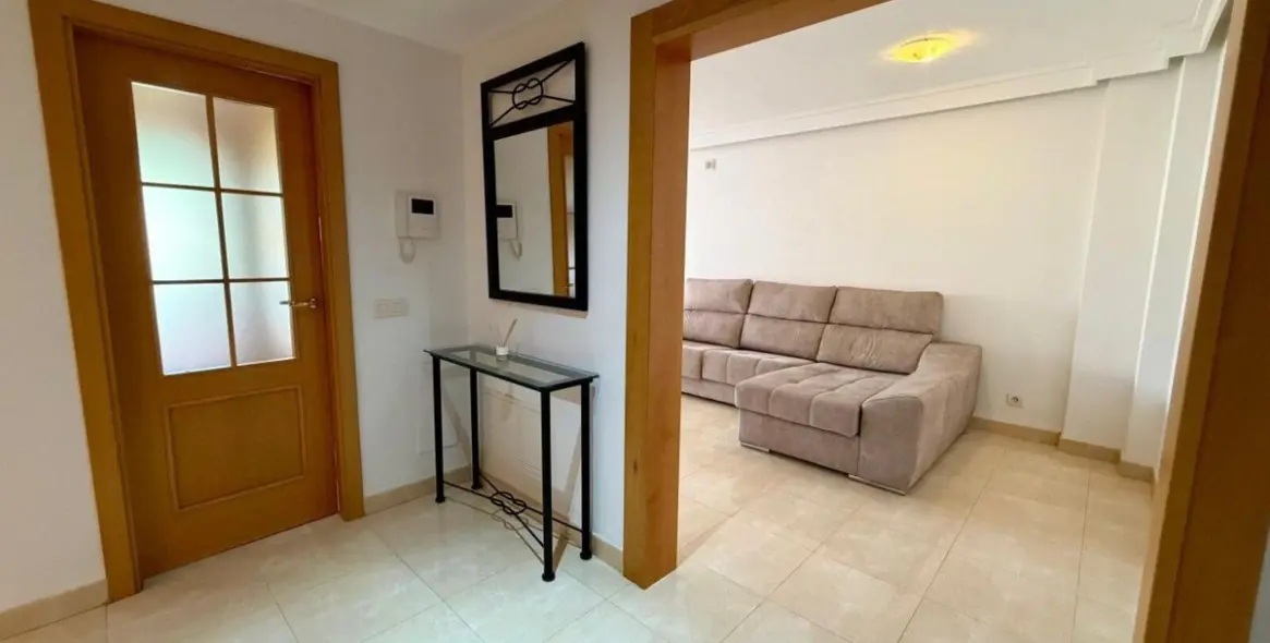 Sale of middle floor apartment in Estepona 4
