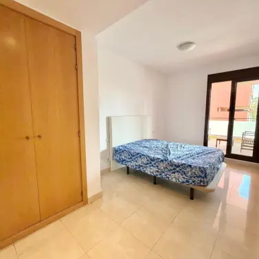 Venta de apartamento en planta media en Estepona