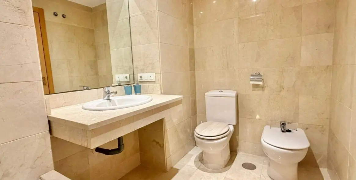 Sale of middle floor apartment in Estepona 6