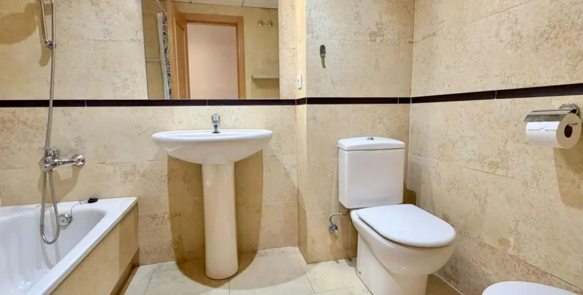 Sale of middle floor apartment in Estepona 8