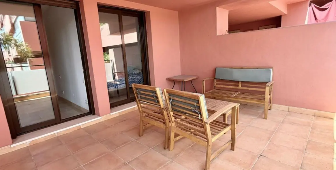 Sale of middle floor apartment in Estepona 10