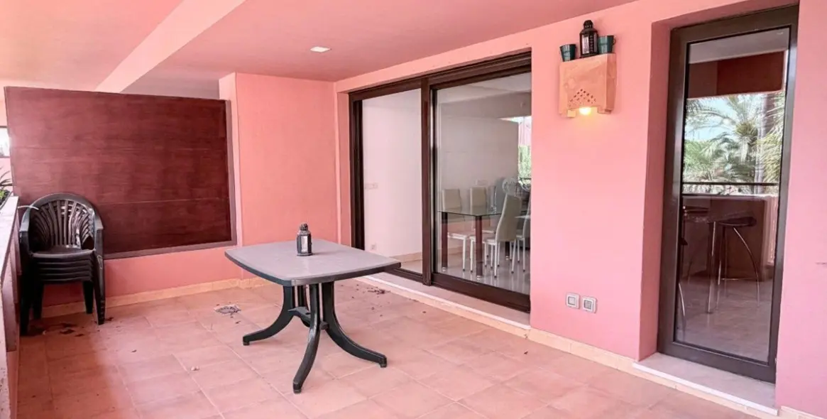 Sale of middle floor apartment in Estepona 11
