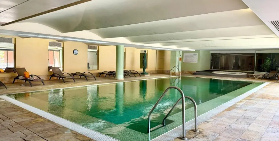 Sale of middle floor apartment in Estepona 21