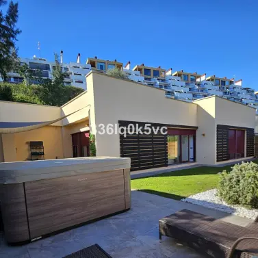 Sale of detached villa in Benahavís