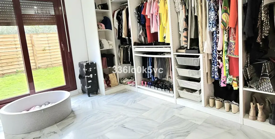 Sale of detached villa in Benahavís 13