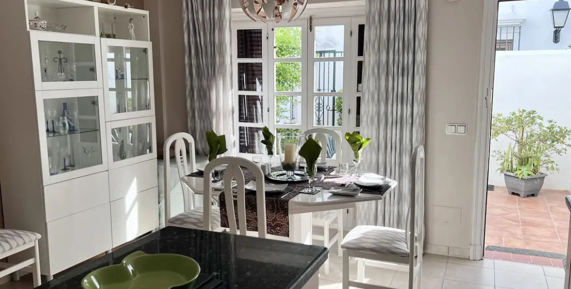 Продажа таунхауса в New Golden Mile 6