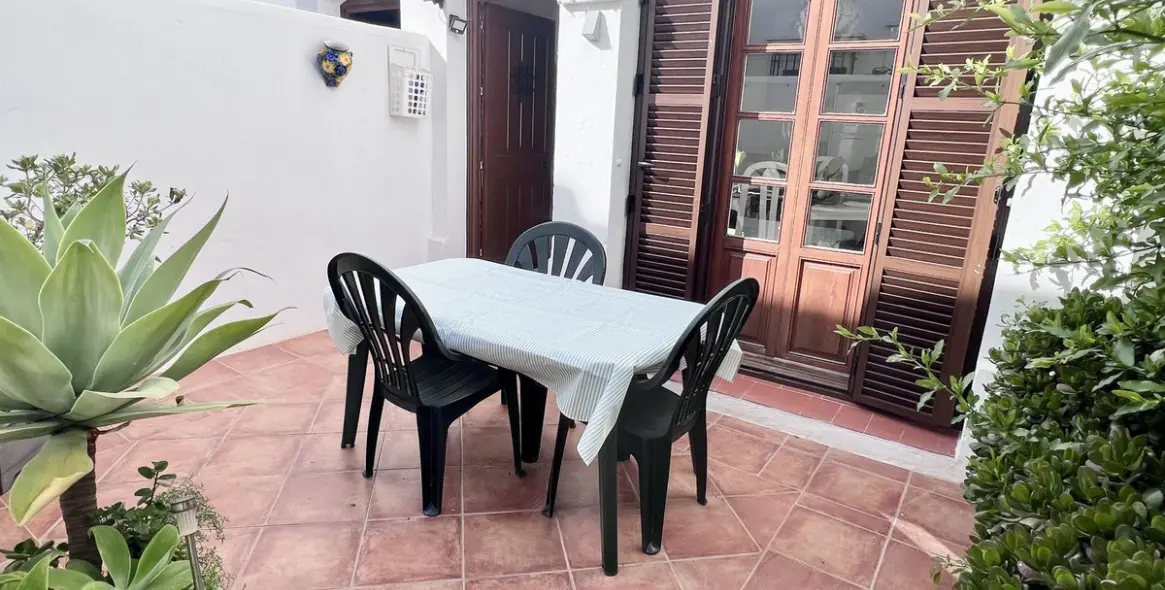 Продажа таунхауса в New Golden Mile 8