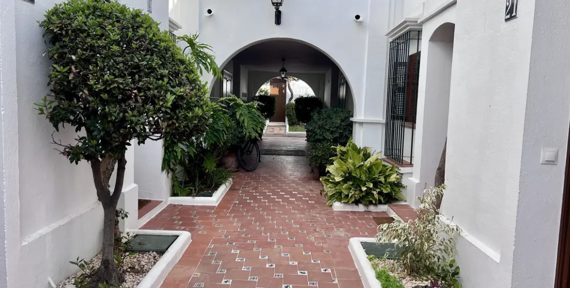 Продажа таунхауса в New Golden Mile 24