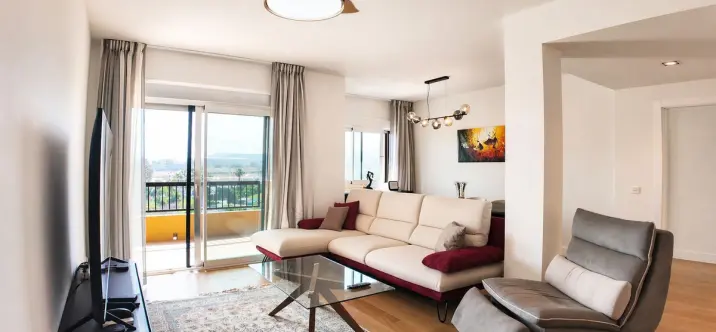 Продажа апартаментов на среднем этаже в San Pedro de Alcántara 0