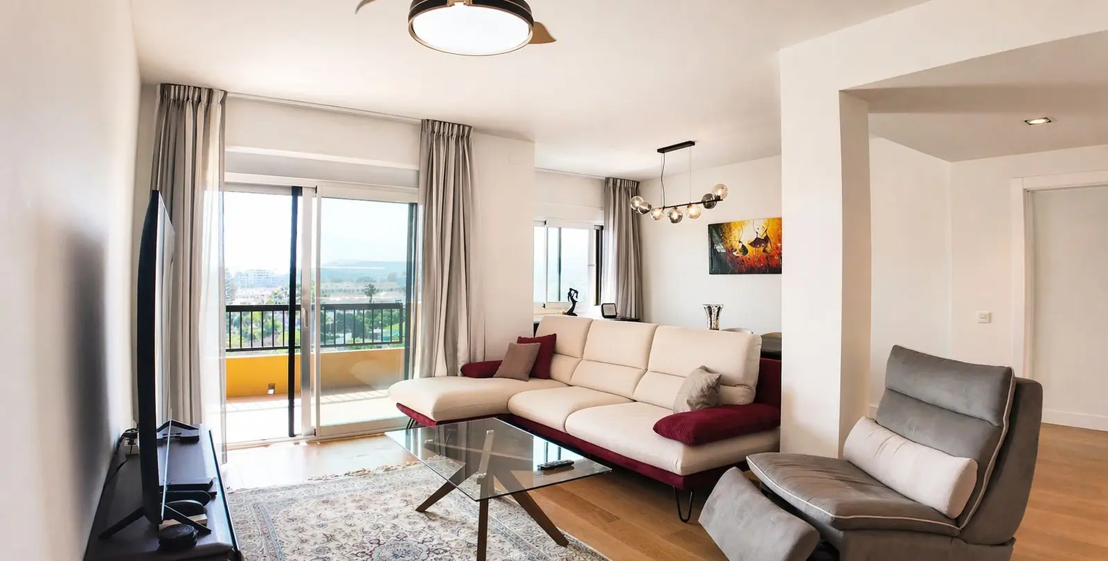 Sale of middle floor apartment in San Pedro de Alcántara 1