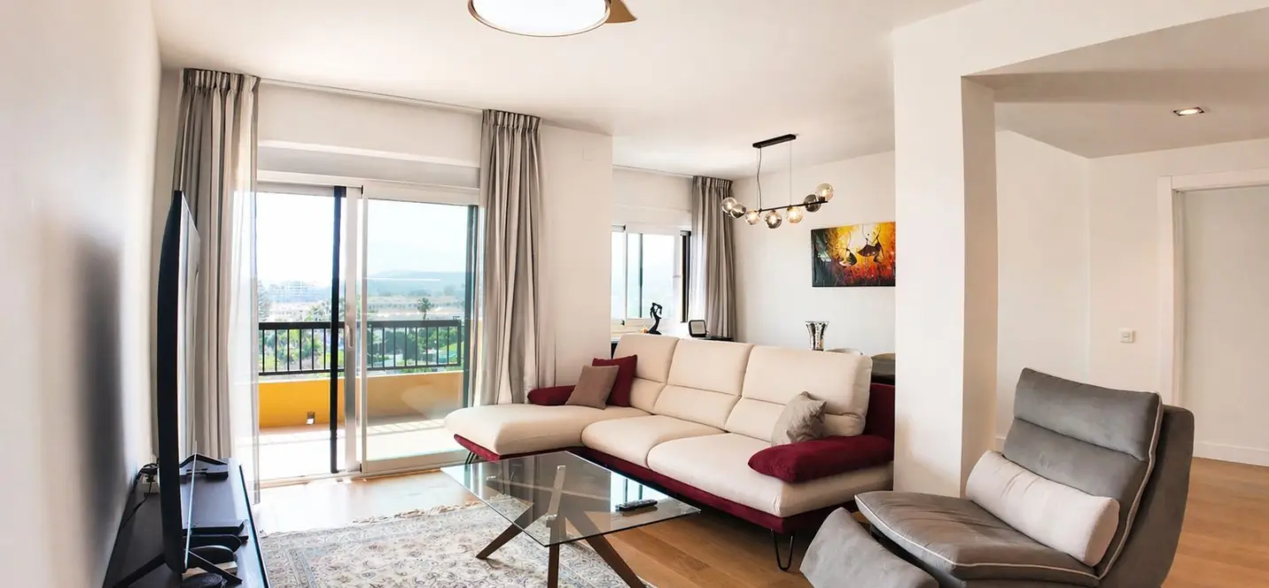 Venta de apartamento en planta media en San Pedro de Alcántara 0