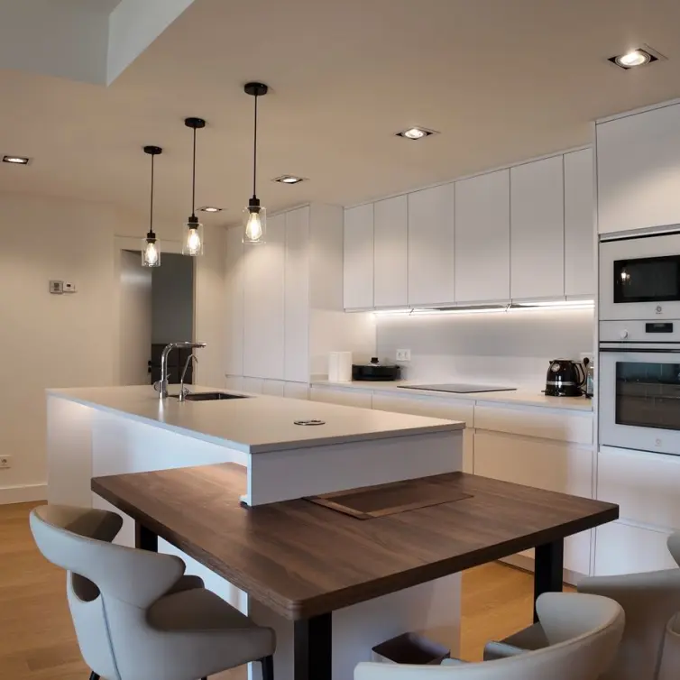Venta de apartamento en planta media en San Pedro de Alcántara