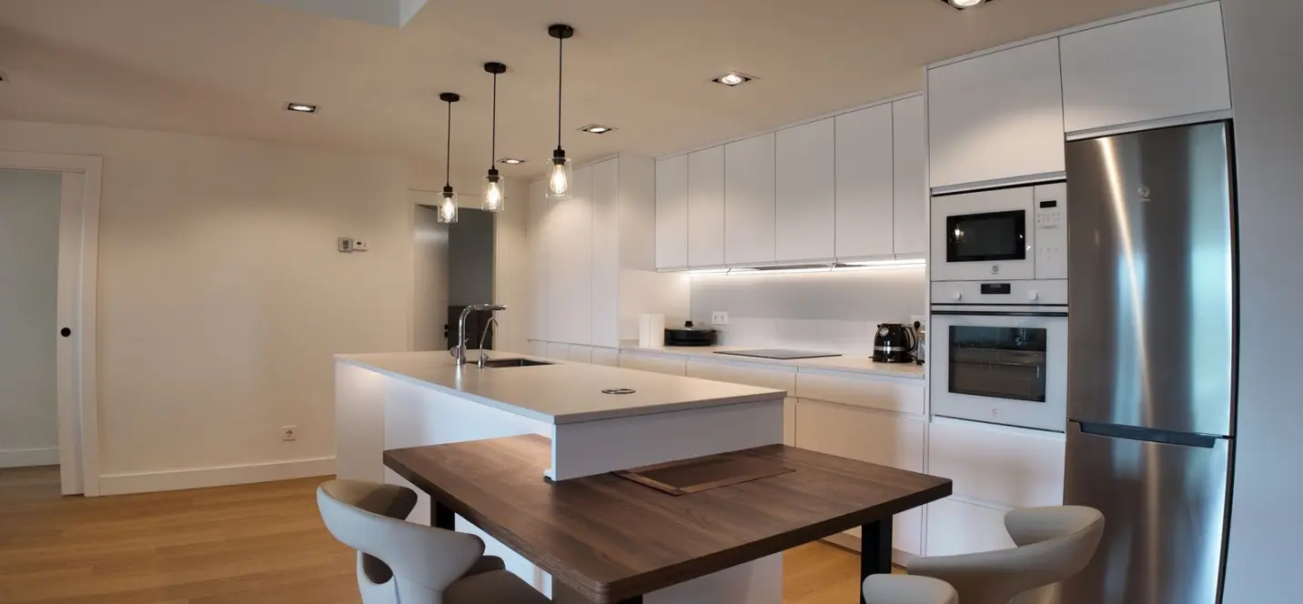 Venta de apartamento en planta media en San Pedro de Alcántara 1