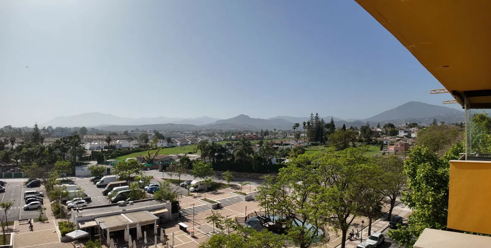Sale of middle floor apartment in San Pedro de Alcántara 3