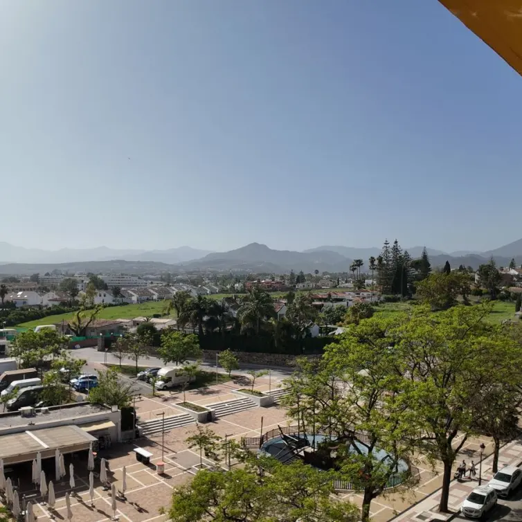 Venta de apartamento en planta media en San Pedro de Alcántara