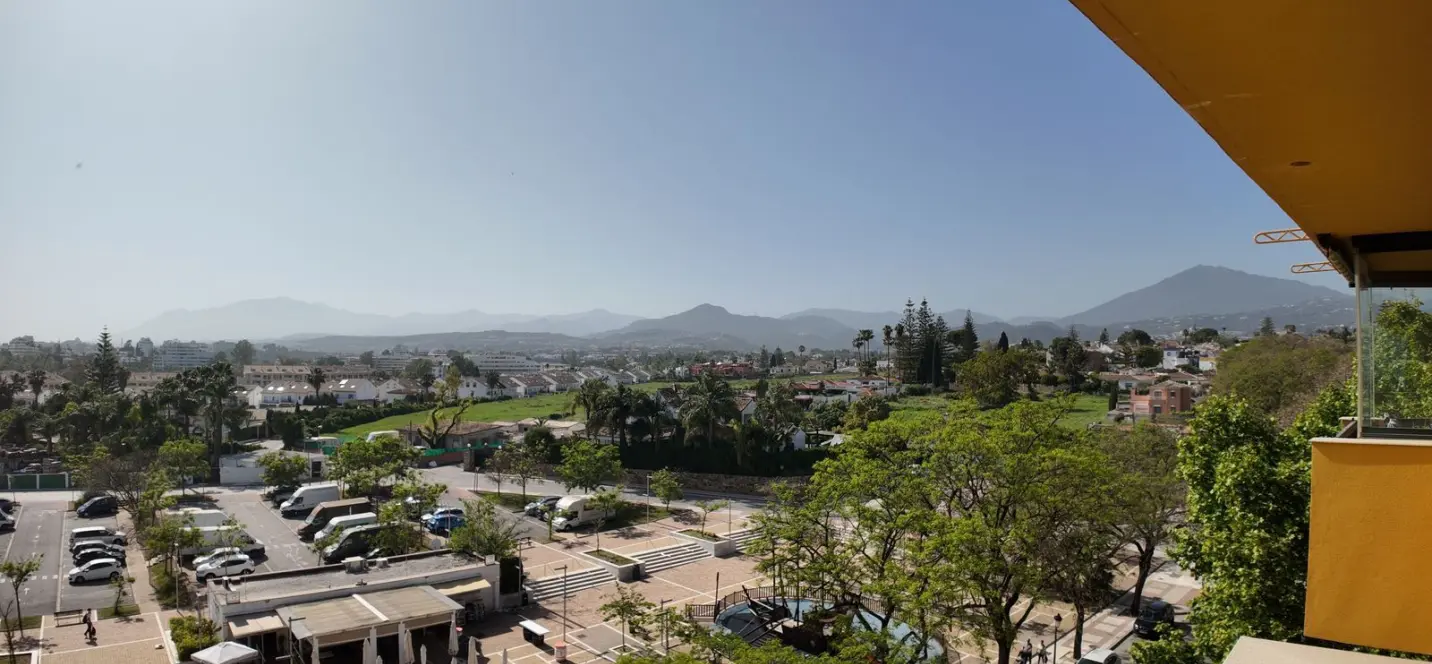 Venta de apartamento en planta media en San Pedro de Alcántara 2